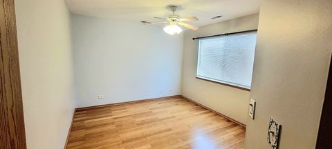 Tiny photo for 345 THORNWOOD Way #D, South Elgin, IL 60177 (MLS # 12590392)