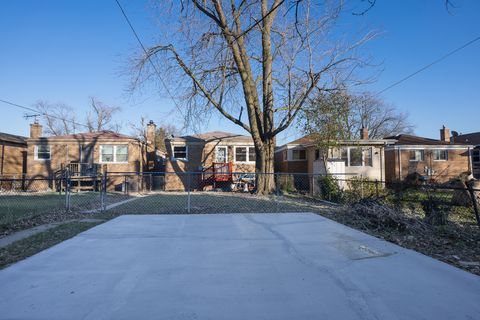 Tiny photo for 12618 S Justine Street, Calumet Park, IL 60827 (MLS # 12580033)