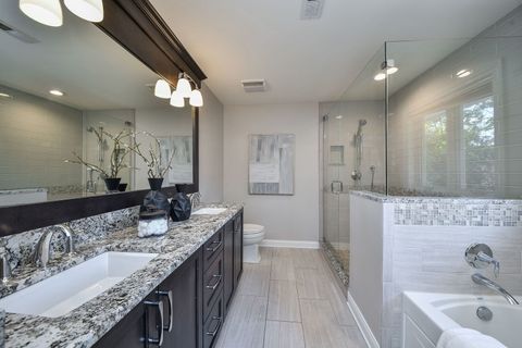 Tiny photo for 4733 ROSLYN Road, Downers Grove, IL 60515 (MLS # 12500703)