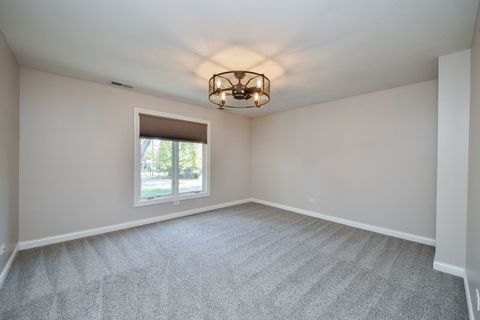 Tiny photo for 4733 ROSLYN Road, Downers Grove, IL 60515 (MLS # 12500703)