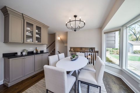 Tiny photo for 4733 ROSLYN Road, Downers Grove, IL 60515 (MLS # 12500703)