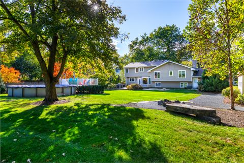 Tiny photo for 4733 ROSLYN Road, Downers Grove, IL 60515 (MLS # 12500703)