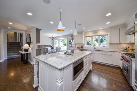 Tiny photo for 4733 ROSLYN Road, Downers Grove, IL 60515 (MLS # 12500703)