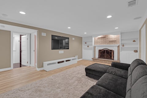 Tiny photo for 210 W Pickwick Road, Arlington Heights, IL 60005 (MLS # 12681228)