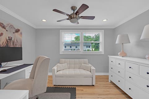 Tiny photo for 210 W Pickwick Road, Arlington Heights, IL 60005 (MLS # 12681228)