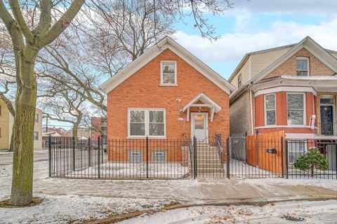 Tiny photo for 900 N Springfield Avenue, Chicago, IL 60651 (MLS # 12536621)