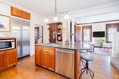 Tiny photo for 511 N GROVE Avenue, Oak Park, IL 60302 (MLS # 12607518)