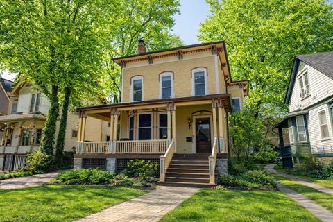 Tiny photo for 511 N GROVE Avenue, Oak Park, IL 60302 (MLS # 12607518)