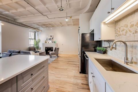 Tiny photo for 1307 S WABASH Avenue #312, Chicago, IL 60605 (MLS # 12499399)