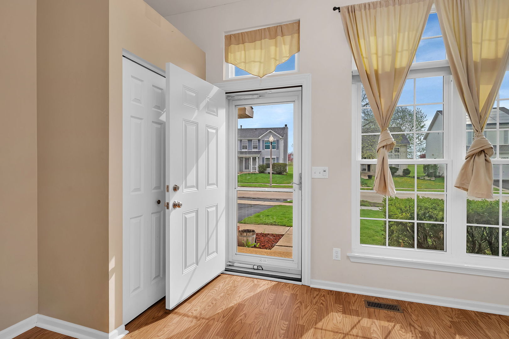 13942 Isle Royal Circle