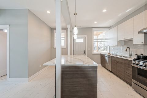 Tiny photo for 1535 W Estes Avenue #3, Chicago, IL 60626 (MLS # 12491398)