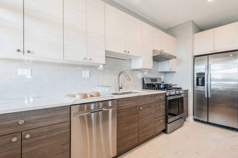 Tiny photo for 1535 W Estes Avenue #3, Chicago, IL 60626 (MLS # 12491398)