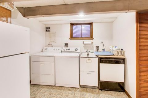 Tiny photo for 8012 Davis Street, Niles, IL 60714 (MLS # 12609051)