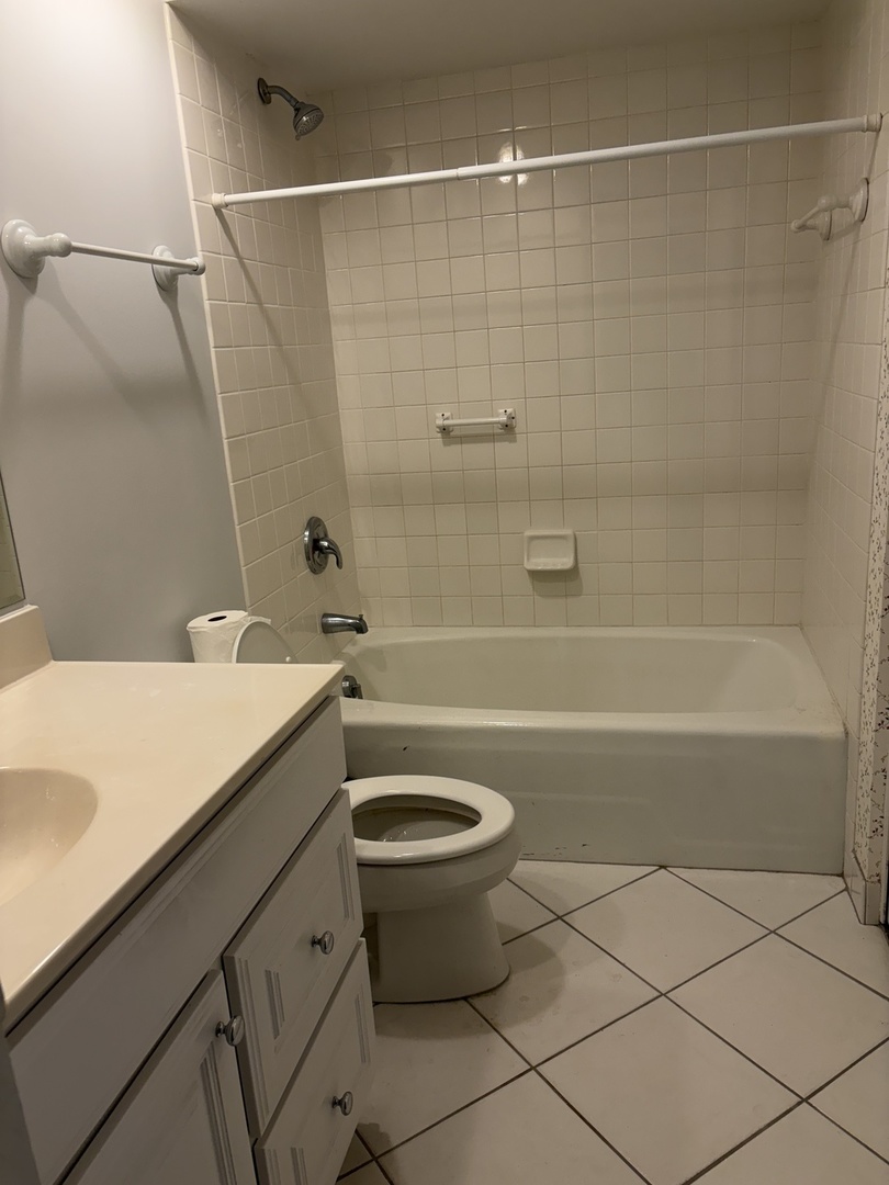 101 Lake Hinsdale Drive 205