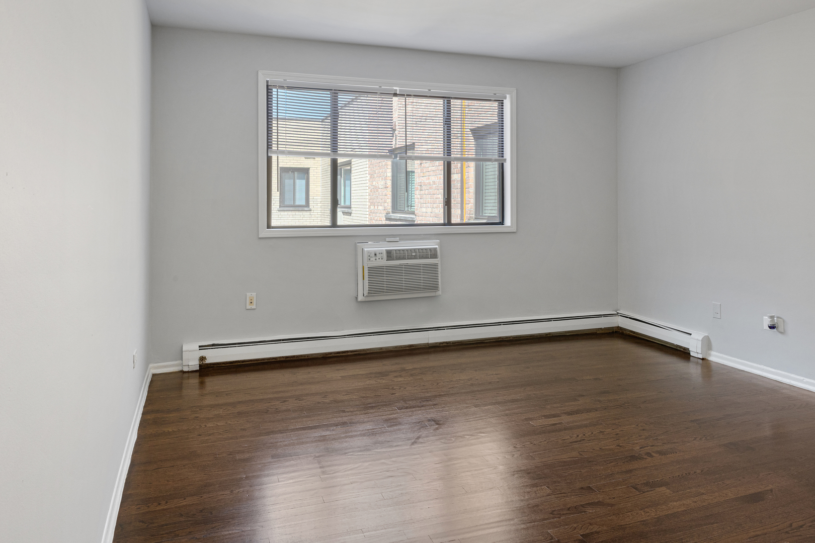 6201 N Kenmore Avenue 307