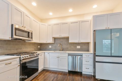 Tiny photo for 6320 S Greenwood Avenue #2, Chicago, IL 60637 (MLS # 12502907)