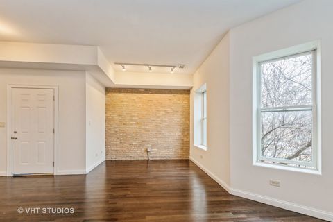 Tiny photo for 6320 S Greenwood Avenue #2, Chicago, IL 60637 (MLS # 12502907)