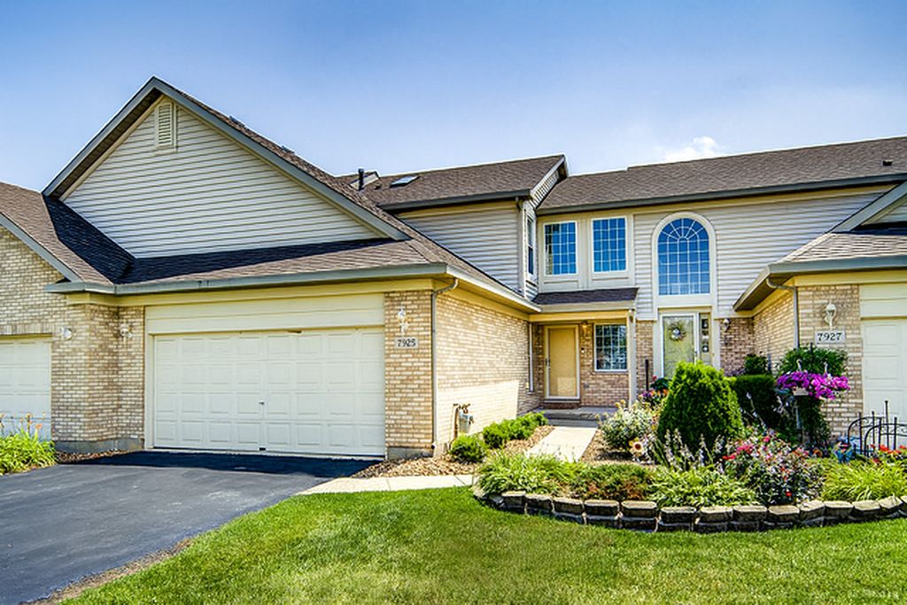 Photo for 7925 BELLE RIVE Court, Tinley Park, IL 60477 (MLS # 12483781)