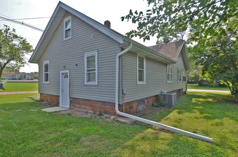 Tiny photo for 760 Guthrie Street, Ottawa, IL 61350 (MLS # 12488866)
