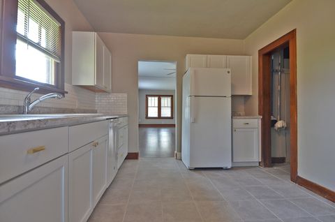 Tiny photo for 760 Guthrie Street, Ottawa, IL 61350 (MLS # 12488866)