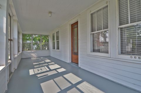 Tiny photo for 760 Guthrie Street, Ottawa, IL 61350 (MLS # 12488866)