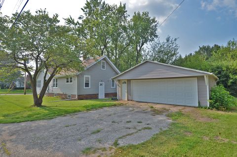 Tiny photo for 760 Guthrie Street, Ottawa, IL 61350 (MLS # 12488866)