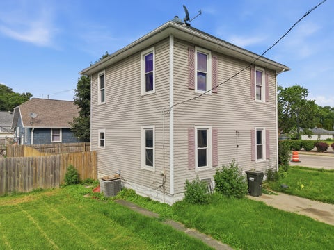 Tiny photo for 1502 E 4TH Street, Sterling, IL 60181 (MLS # 12701862)