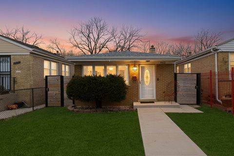 Tiny photo for 4412 S Leamington Avenue, Chicago, IL 60638 (MLS # 12581071)