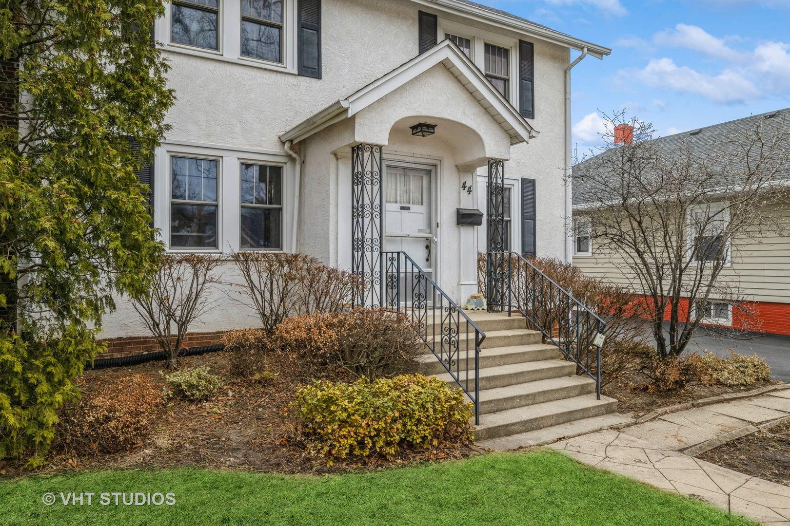 44 Prairie Avenue