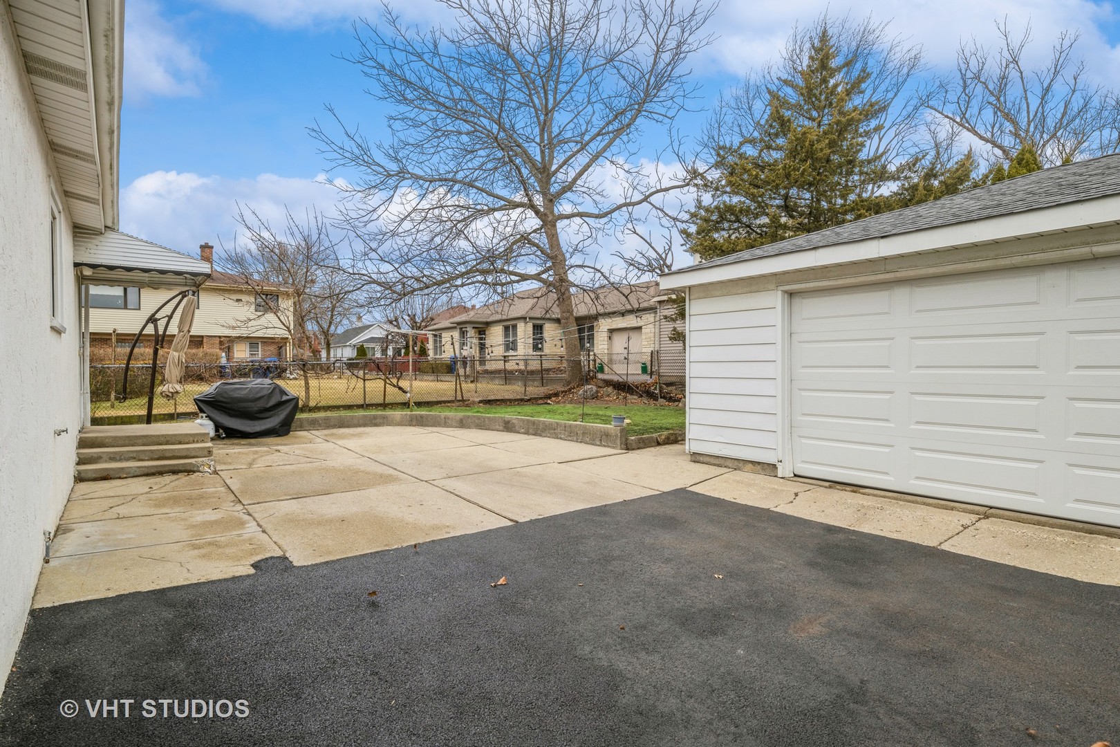 44 Prairie Avenue