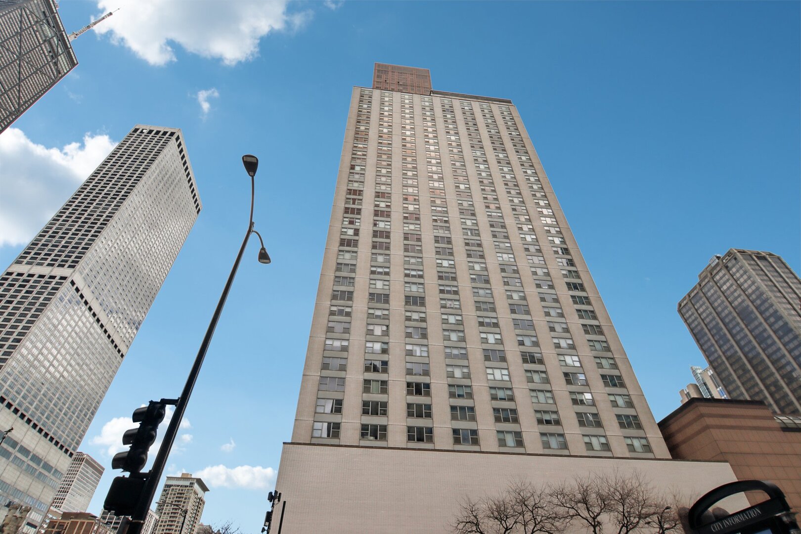 777 N Michigan Avenue 2906