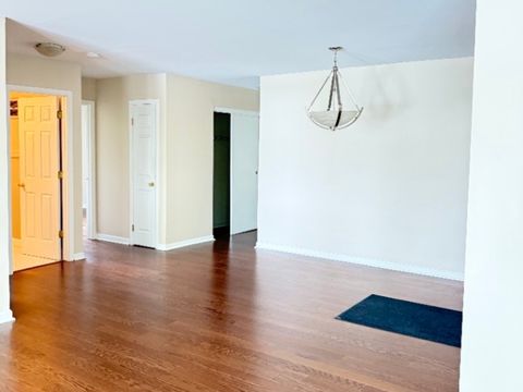 Tiny photo for 551 Carlysle Drive #10, Clarendon Hills, IL 60514 (MLS # 12633798)