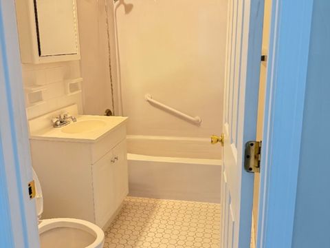 Tiny photo for 551 Carlysle Drive #10, Clarendon Hills, IL 60514 (MLS # 12633798)