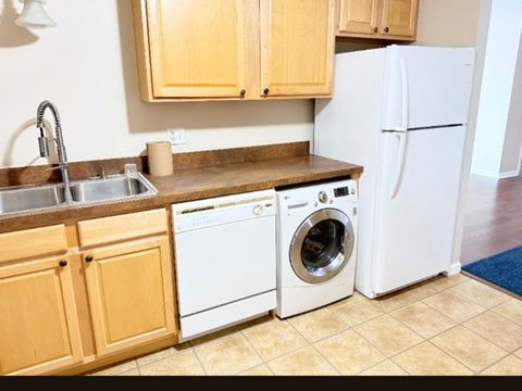 Tiny photo for 551 Carlysle Drive #10, Clarendon Hills, IL 60514 (MLS # 12633798)