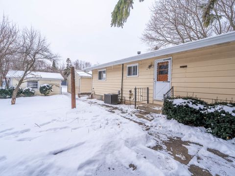 Tiny photo for 38867 N Lakewood Avenue, Lake Villa, IL 60046 (MLS # 12550689)