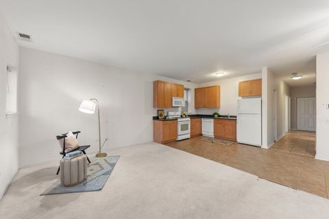 Tiny photo for 915 S Lytle Street #102, Chicago, IL 60607 (MLS # 12609514)