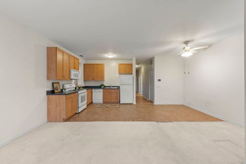 Tiny photo for 915 S Lytle Street #102, Chicago, IL 60607 (MLS # 12609514)