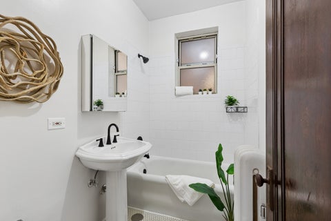 Tiny photo for 240 S Maple Avenue #3W, Oak Park, IL 60302 (MLS # 12787266)