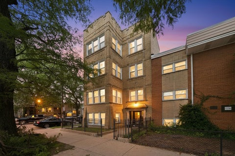 Tiny photo for 3358 W Hutchinson Street #3, Chicago, IL 60618 (MLS # 12704883)