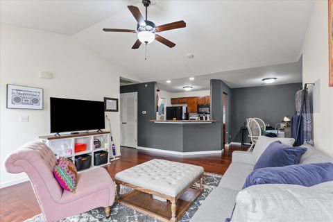 Tiny photo for 3044 Stillwater Landing #201, Urbana, IL 61802 (MLS # 12496605)