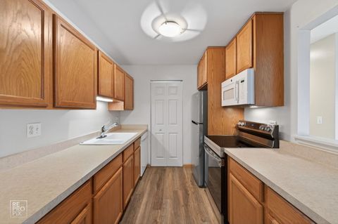 Tiny photo for 880 N Lakeside Drive #3C, Vernon Hills, IL 60061 (MLS # 12589637)