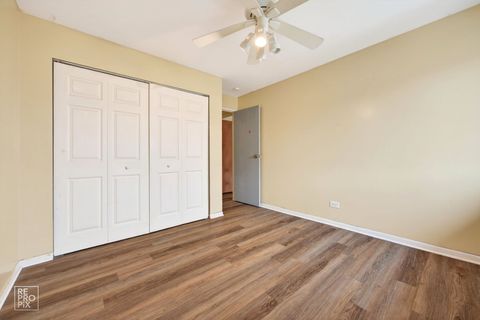 Tiny photo for 880 N Lakeside Drive #3C, Vernon Hills, IL 60061 (MLS # 12589637)
