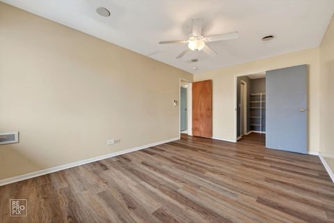 Tiny photo for 880 N Lakeside Drive #3C, Vernon Hills, IL 60061 (MLS # 12589637)