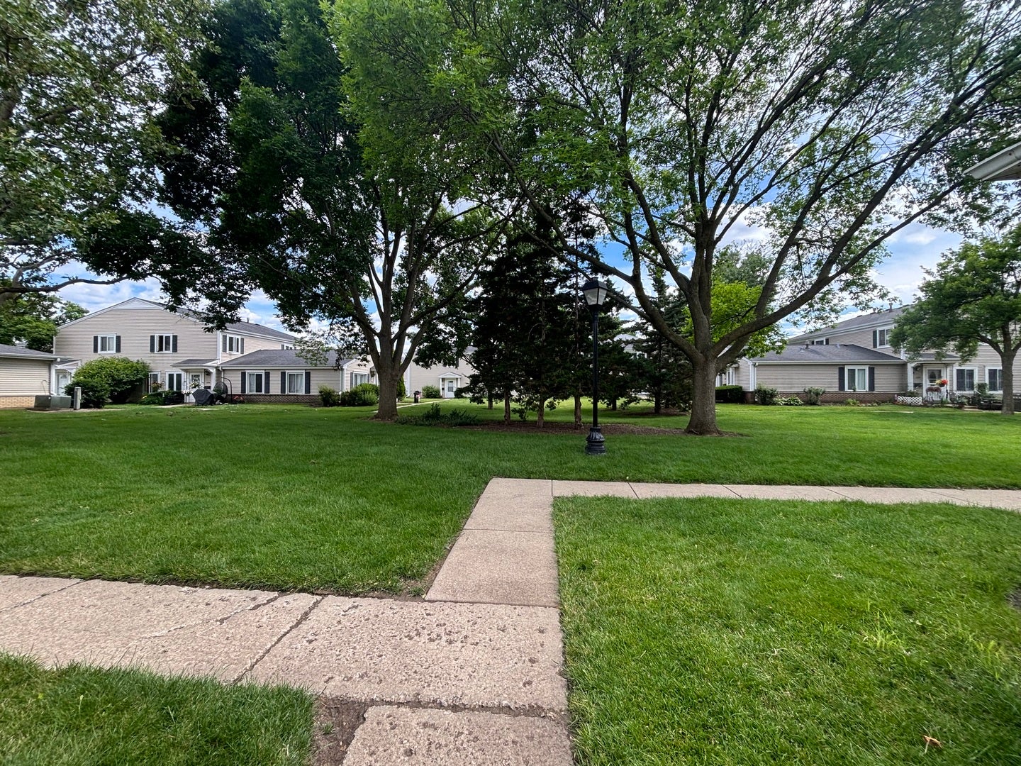 1353 Cove Drive 207B