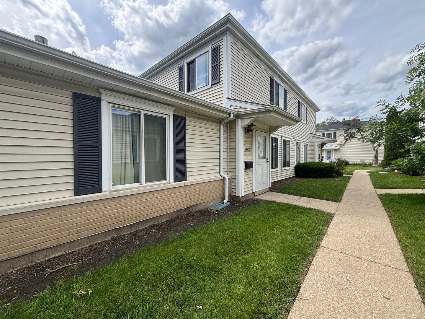 1353 Cove Drive 207B