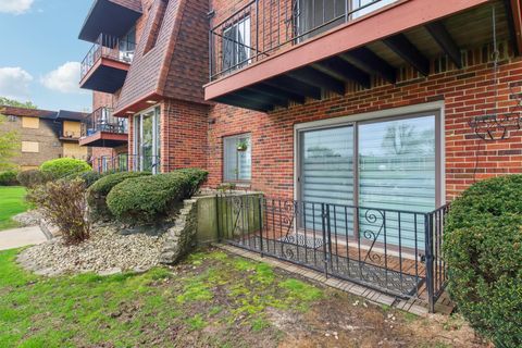 Tiny photo for 5704 W 128th Street #1C, Crestwood, IL 60418 (MLS # 12350528)