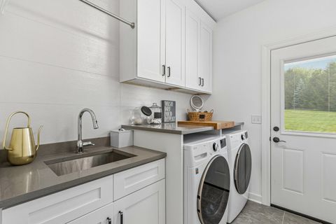 Tiny photo for 5N619 Farrier Point Lane, St. Charles, IL 60175 (MLS # 12675203)
