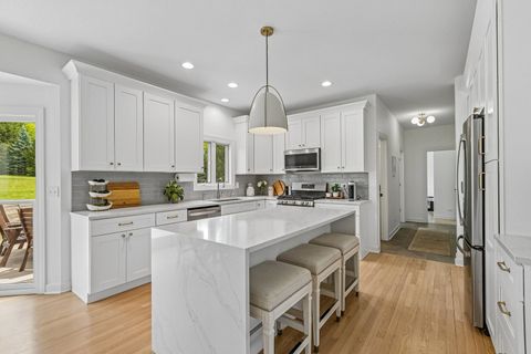 Tiny photo for 5N619 Farrier Point Lane, St. Charles, IL 60175 (MLS # 12675203)