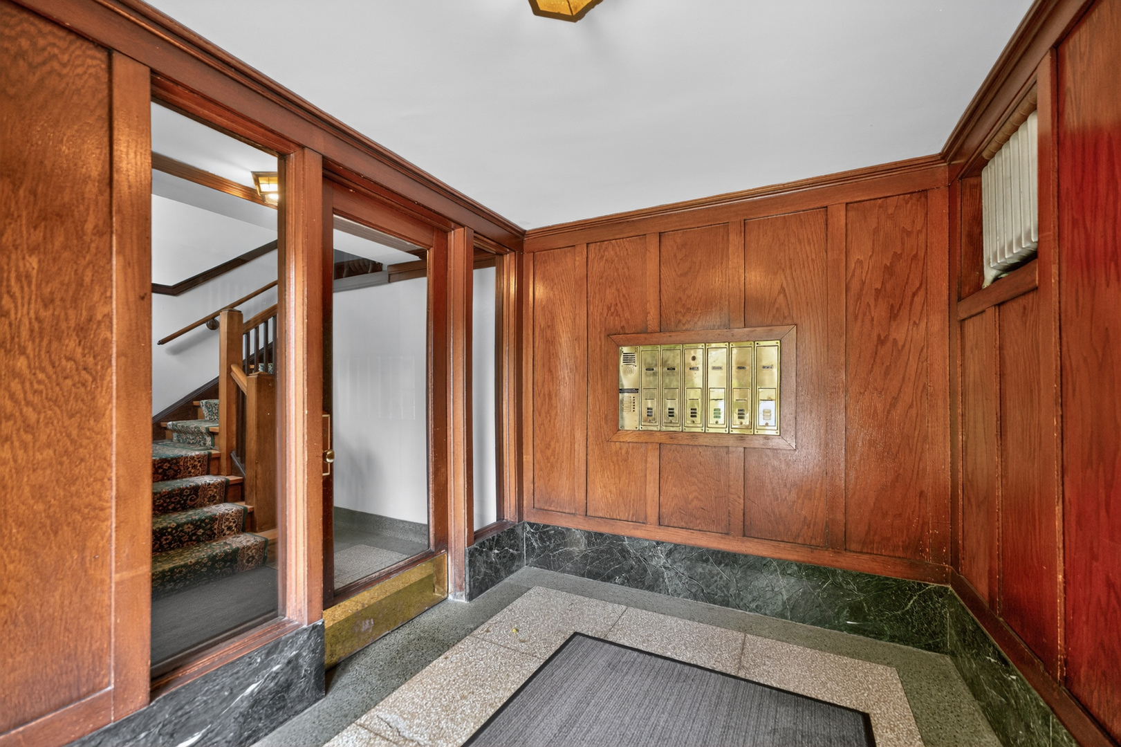 5443 S East VIew Park 2