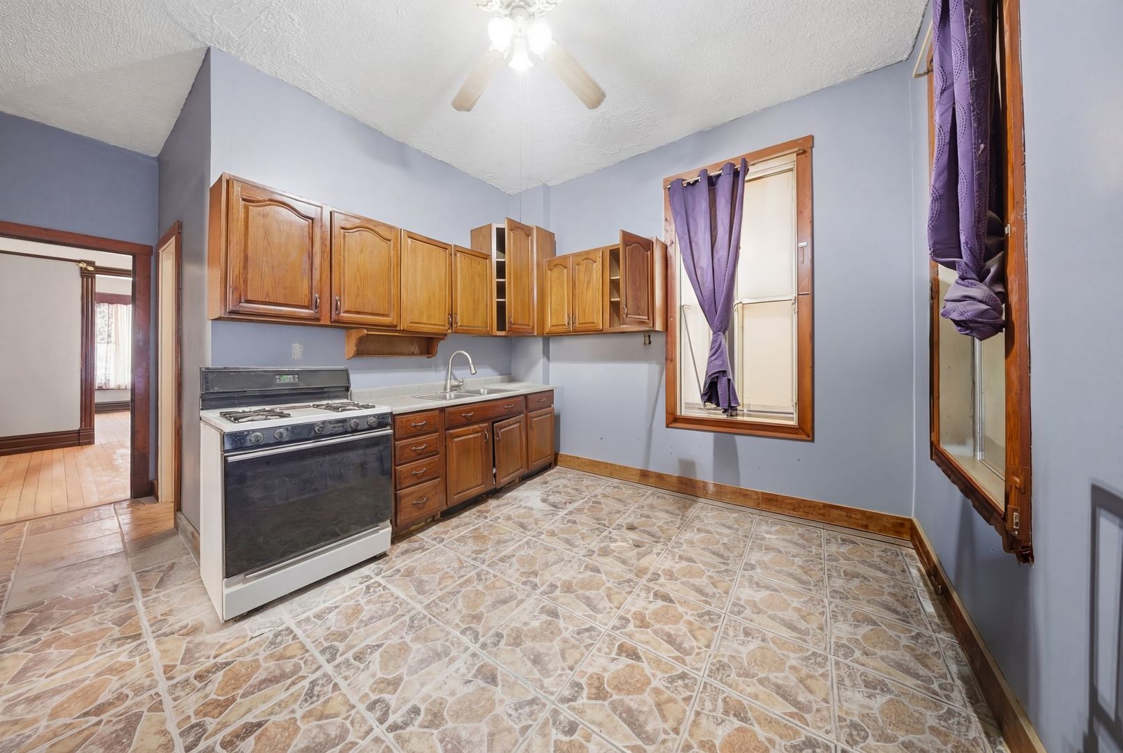 2633 W Crystal Street